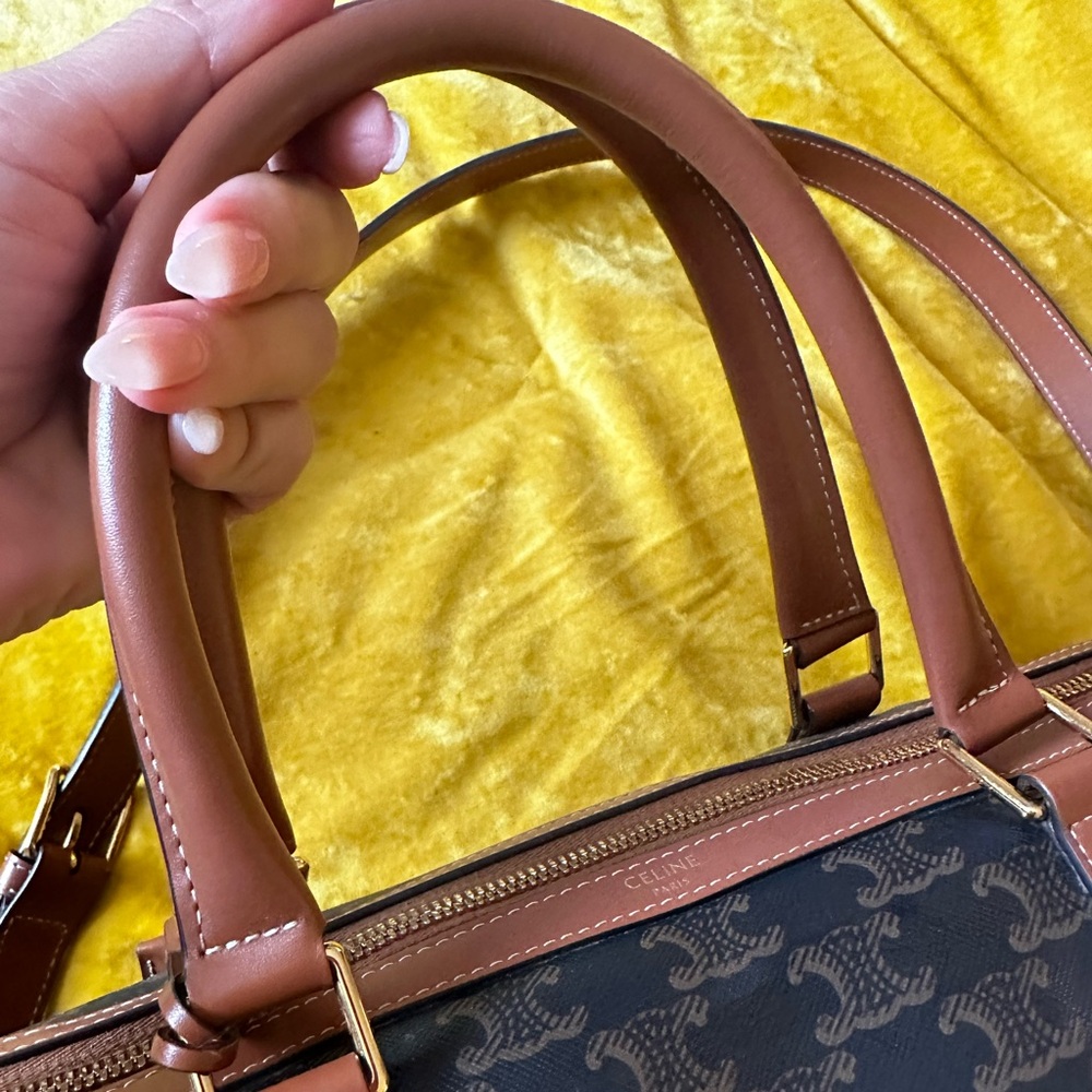 MEDIUM TRAVEL BAG IN TRIOMPHE CANVAS AND CALFSKIN - Picture 7 of 16